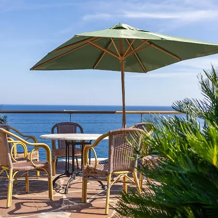 Mary Ciel Mit Traumhaften Meerblick Und Pool Hébergement de vacances Saint-Raphaël